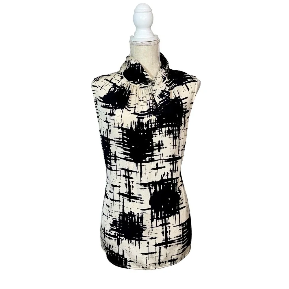 St John Silk Blend Sleeveless Blouse Womans Sz 12 Career Capsule Chic Old Money